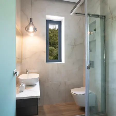 Infinity Blue 别墅 尼基季