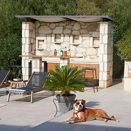 Infinity Blue 别墅 尼基季